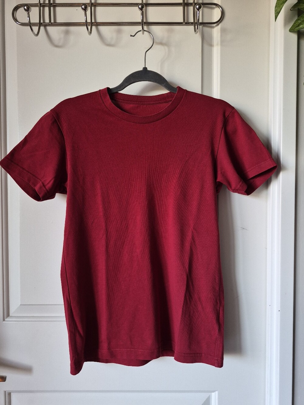 Uniqlo Crew Neck T-Shirt – Men XS – Burgundy